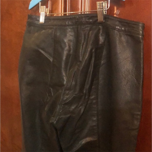Like new leather pants - Picture 6 of 11